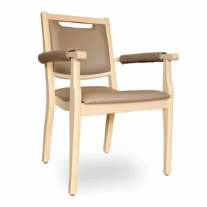 Seniorenstoel met zachte armleuningen