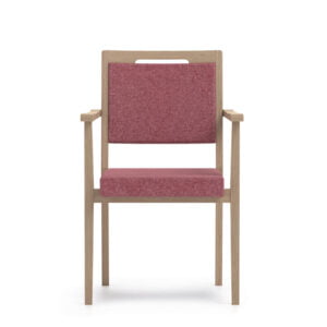 Seniorenstoel voor buurthuizen bruin houten frame met rood paarse bekleding