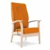 Relaxfauteuil voor lange ouderen: Angio RelaxOranje kunstleer Relaxfauteuil met licht eiken frame en een zwarte hendels