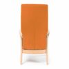 Relaxfauteuil voor ouderen oranje bekleding met bruin houten frame