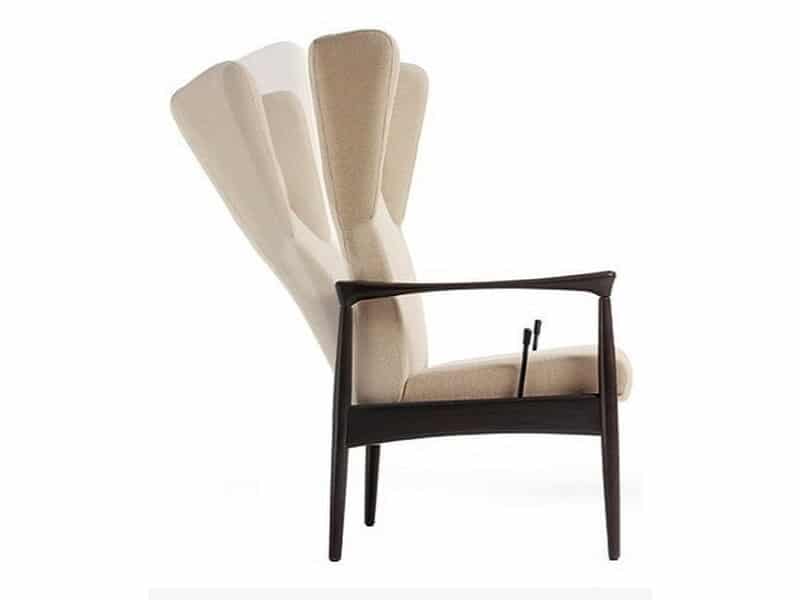 De rugleuning heeft een dut stand die bedienbaar is op 2 manieren: een licht bedienbare hendel aan 2 kanten of een automatische manuele.