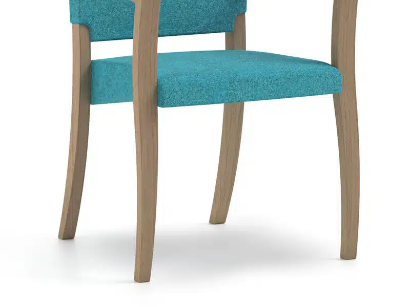 Makkelijk aanschuiven door de wielen in de voorpoten, ook zijn de poten geluid dempend.