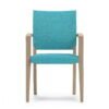 Stoel voor senioren armstoel met bruin houten frame en turquoise urine-werende bekleding