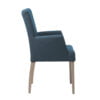 restaurantstoelen in blauwe kleur met licht houten poten