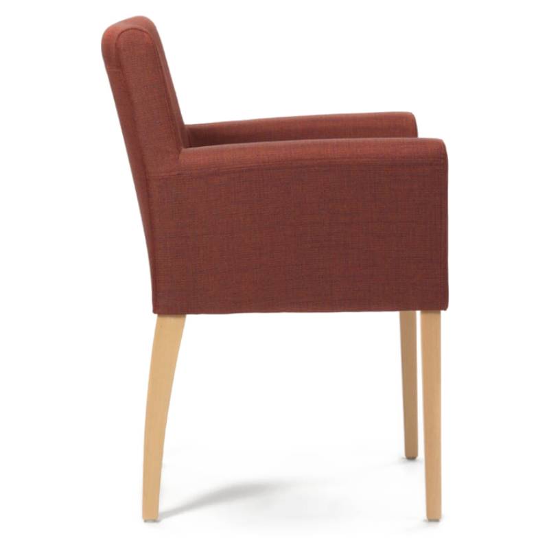 Restaurantstoel voor dagbesteding Comforto ZA stoelen voor dagbesteding met rode stoffering en licht houten poten