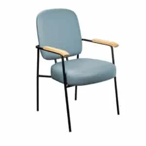 Metalen zorgstoel voor ouderen blauw