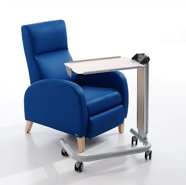 Blauwe obesitas stoel met verrijdbare tafel