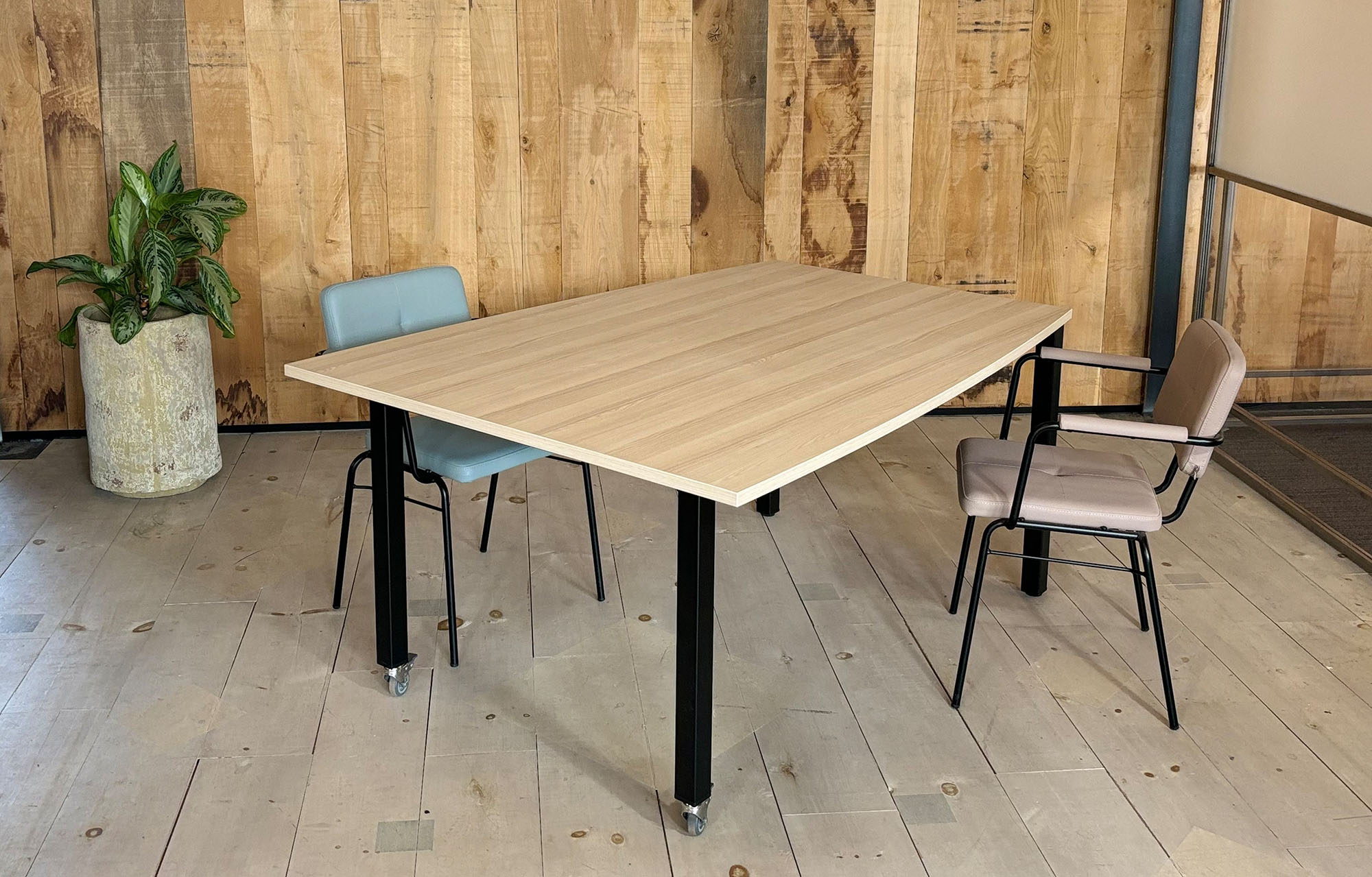 Helft Ton tafel Sensi met zorgstoelen Benz