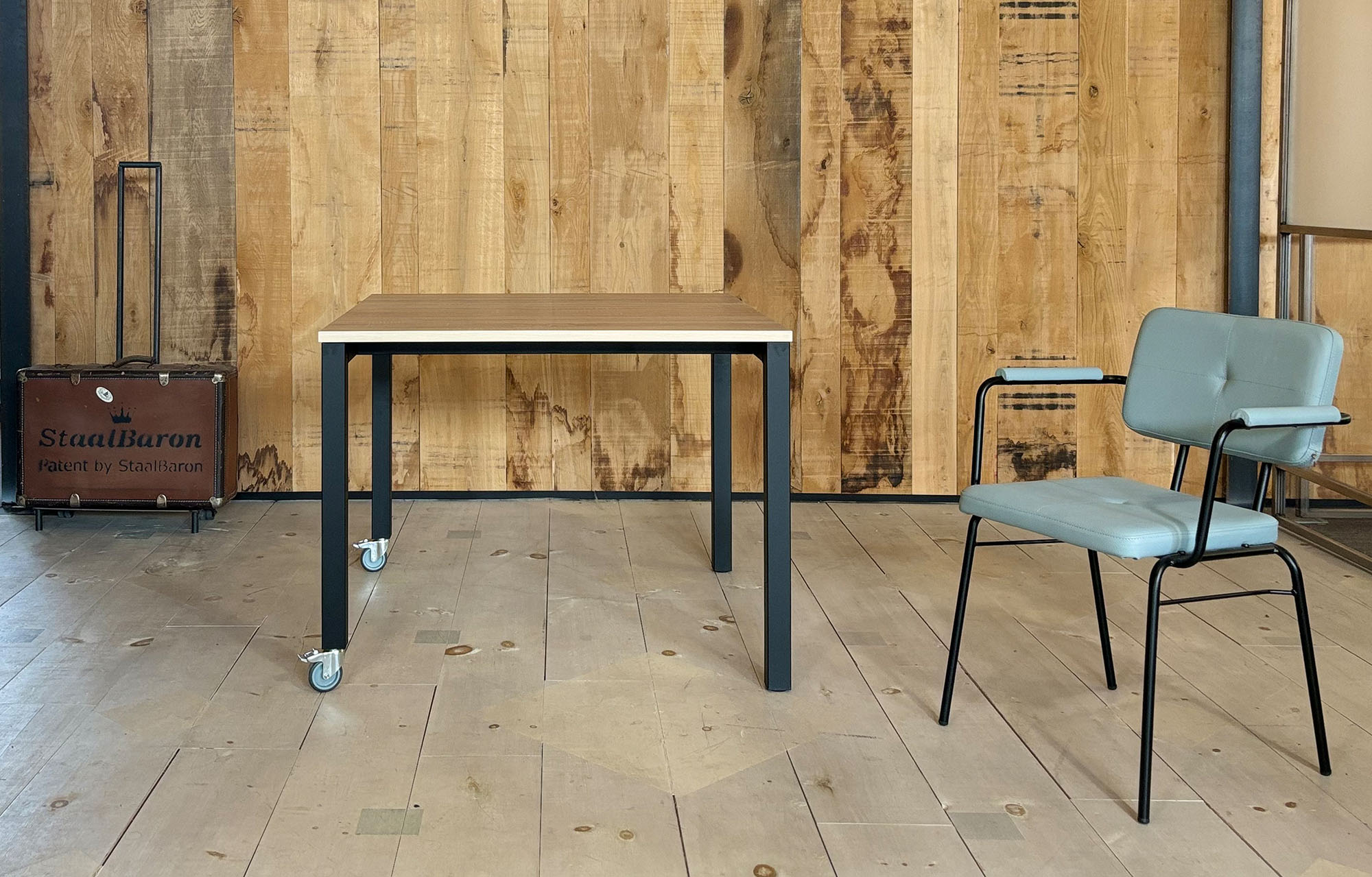 Verrijdbare tafel voor de zorg Sensi M met Benz