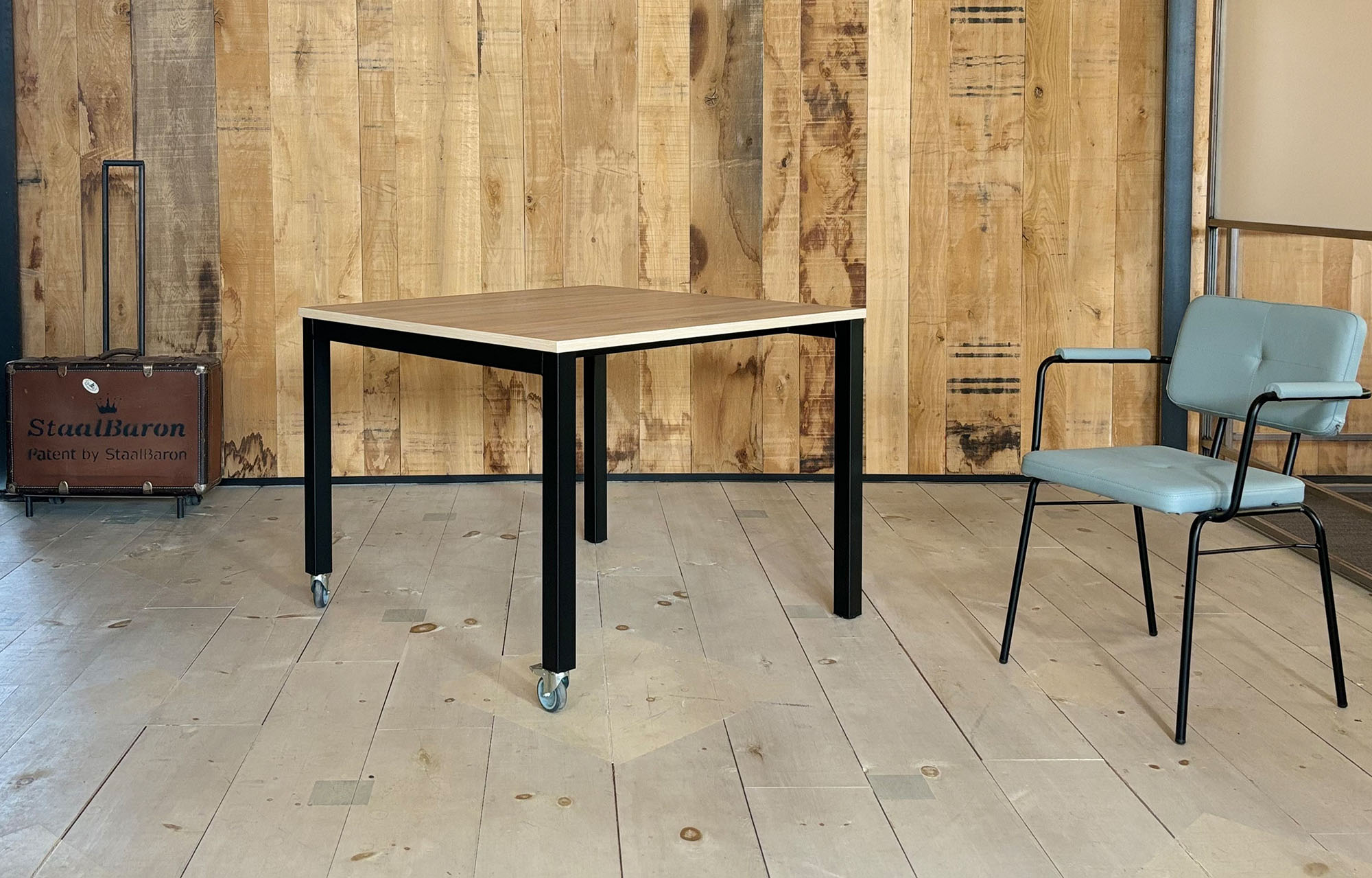 Verrijdbare zorgtafel Sensi M met Benz