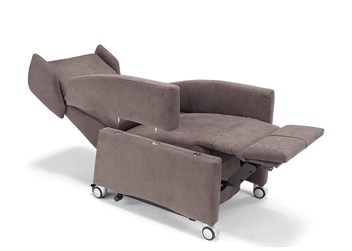 Comfortabele fauteuil met verwijderbare armleuning