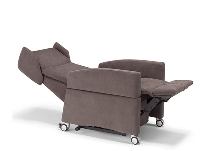 Stevige fauteuil met verticale lift voor de zorg