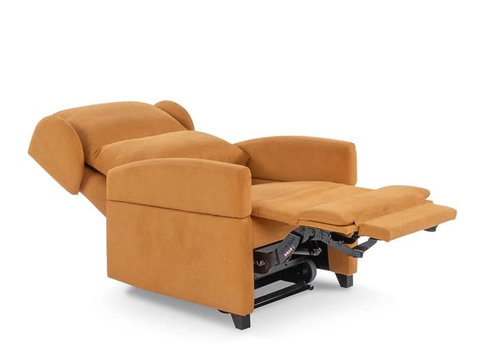 Oranje fauteuil voor senioren met verticale lift