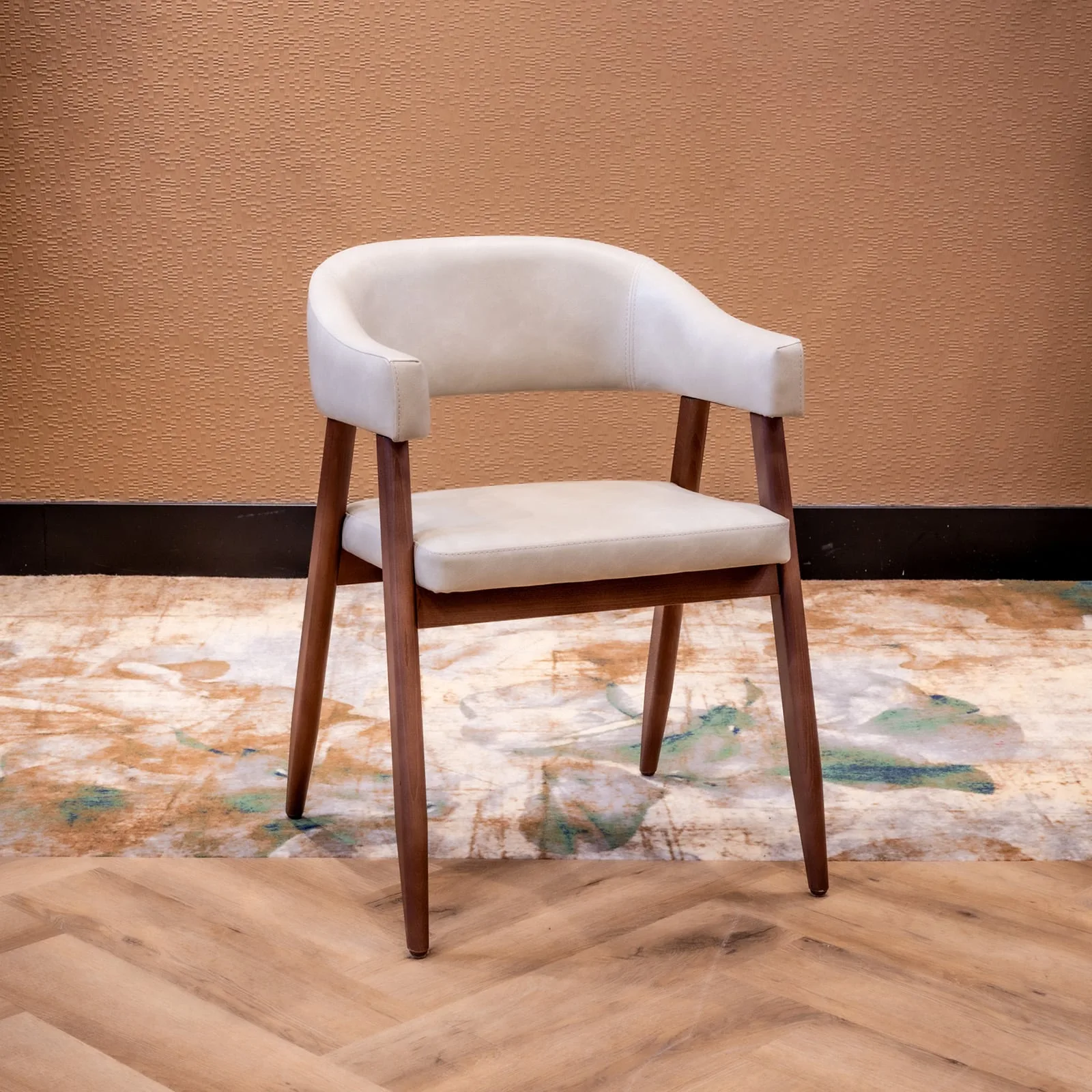 Kuipstoel met ronde rugleuning voor restaurants