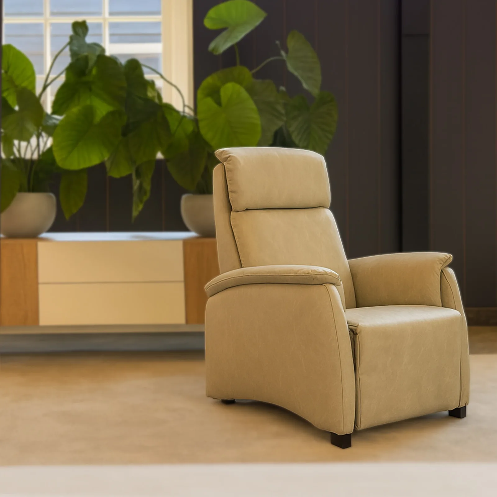 Dream S sta op stoel sfeerfoto